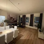 Karizma - Stylisch Design - Innenstadt - Kueche - Parkplatz - Internet *