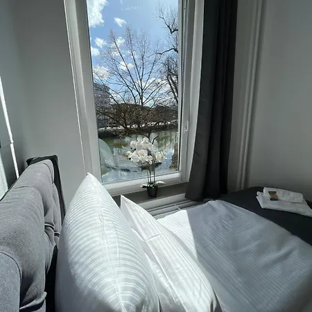 Karizma - Stylisch Design - Innenstadt - Kueche - Parkplatz - Internet * רנדסבורג