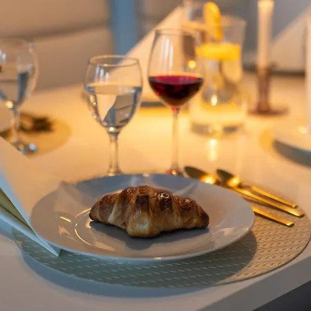 Karizma - Stylisch Design - Innenstadt - Kueche - Parkplatz - Internet *